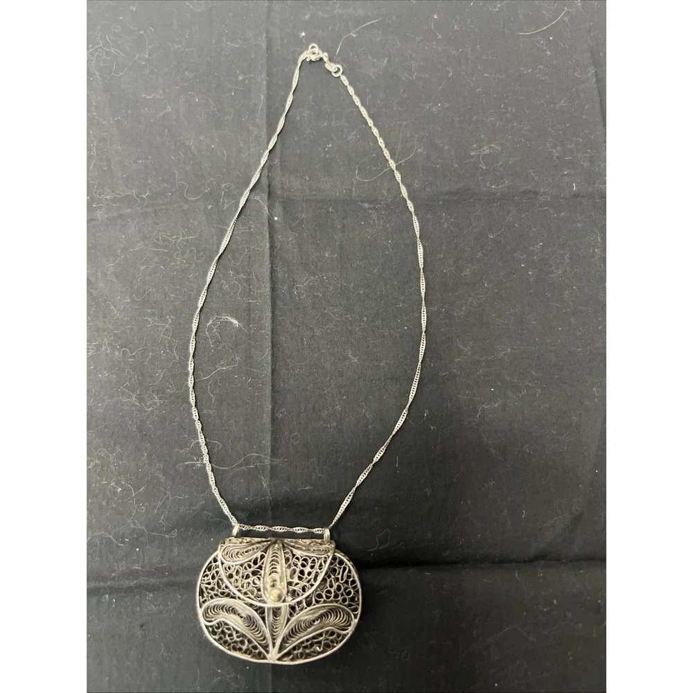 Vintage Silver Tone Filigree Metal Mini Pill Holder Coin Purse Necklace